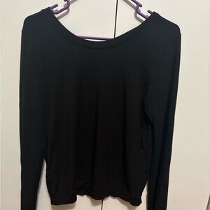 Montiel Black Women's Pullover